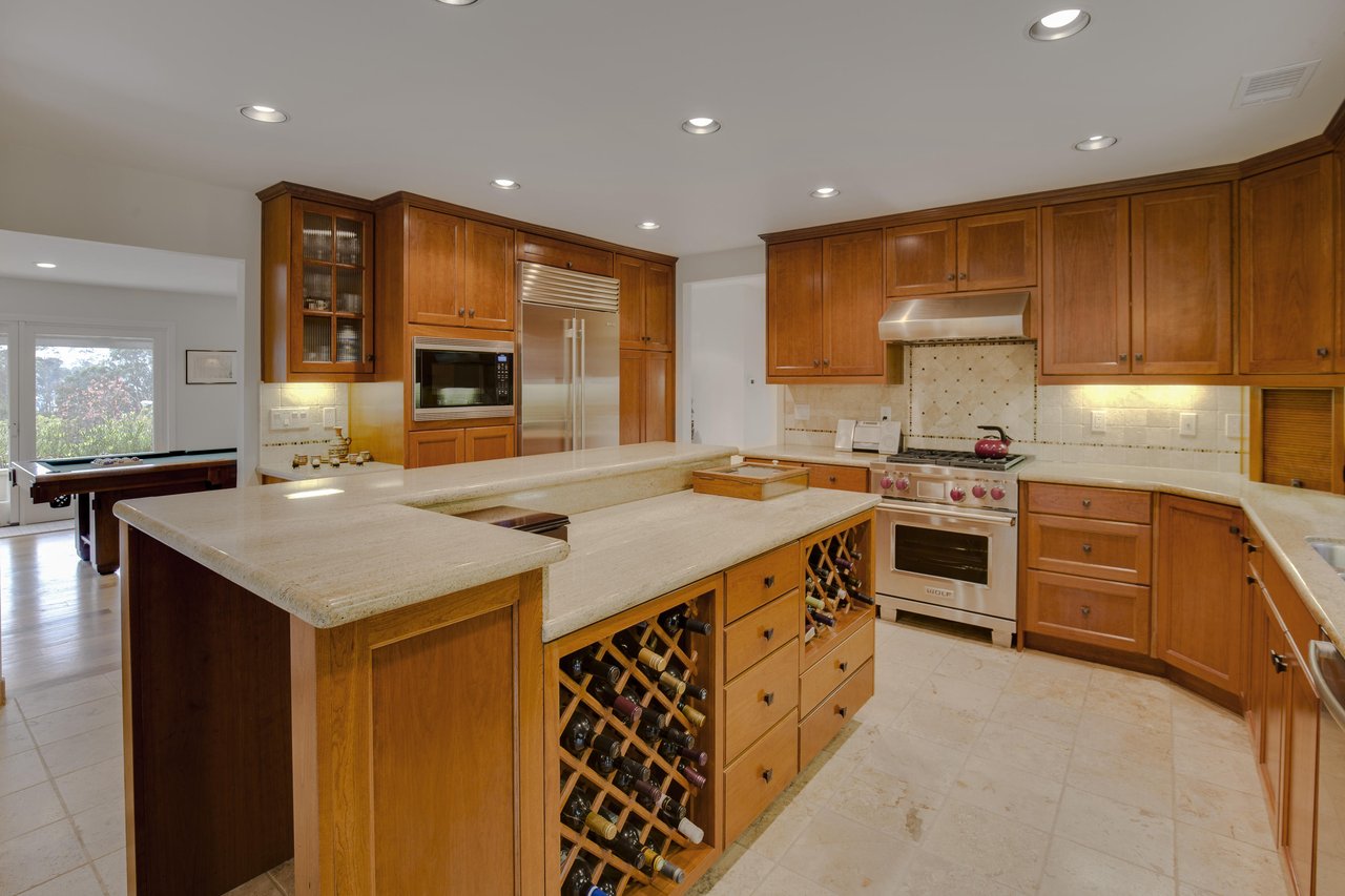 901 Aleeda Ln