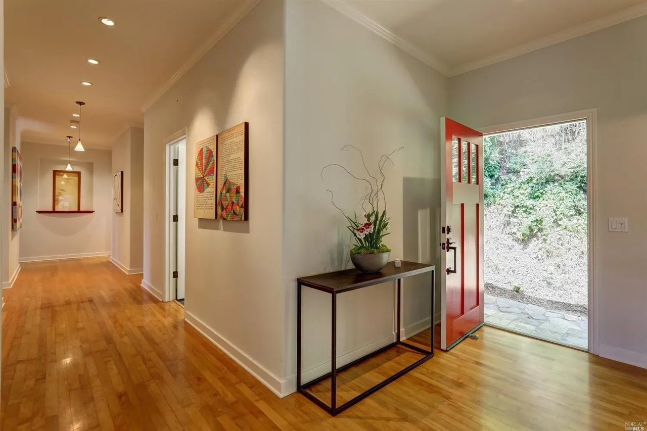 116 Winding Way