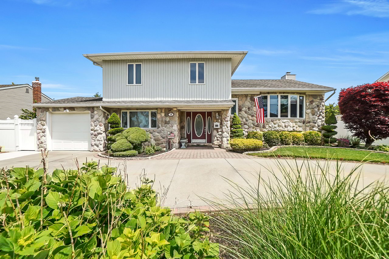 10 Suzane Lane