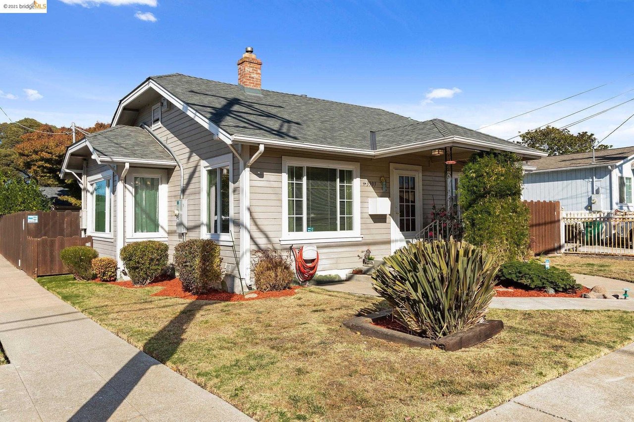 3903 Solano Ave
