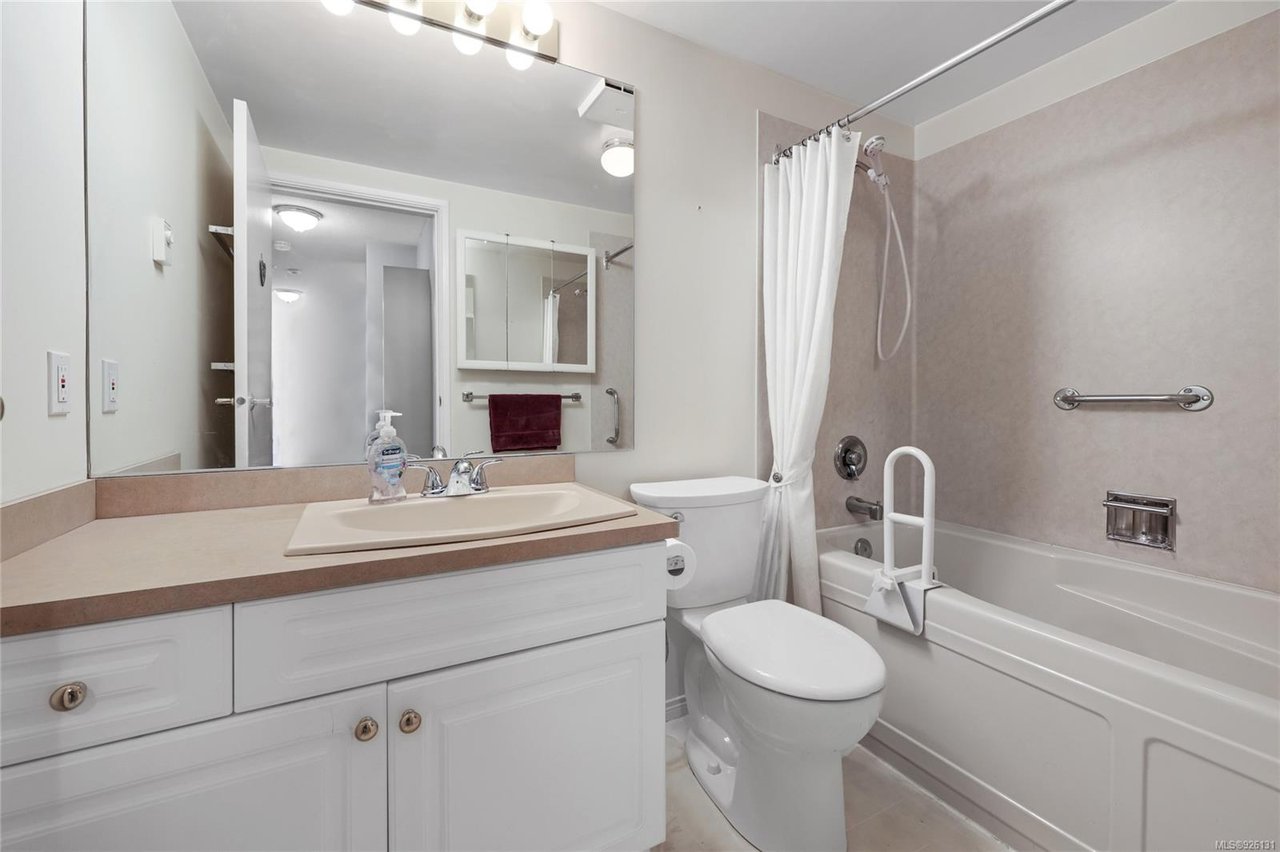 209-651 Jolly Pl