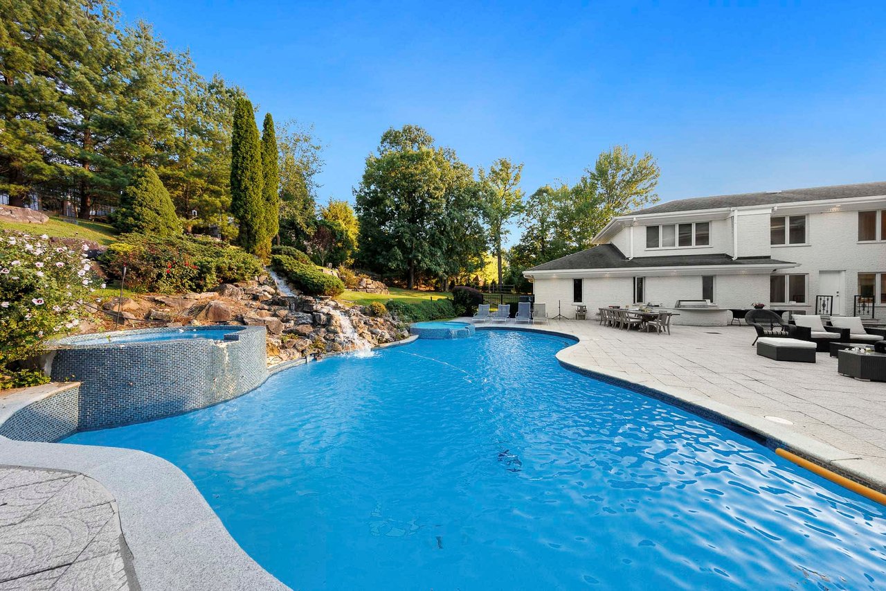 14 E Hill Ct, Cresskill