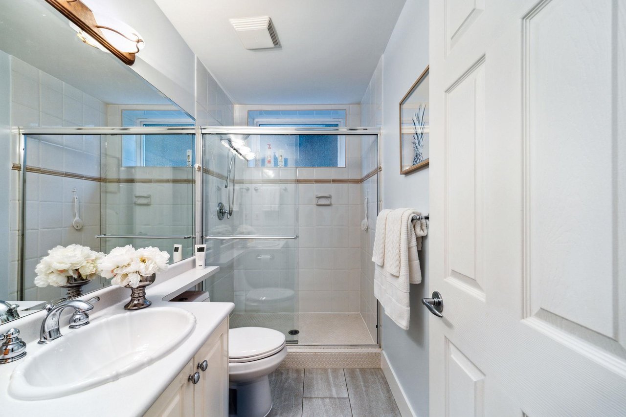 147 W 15th Ave