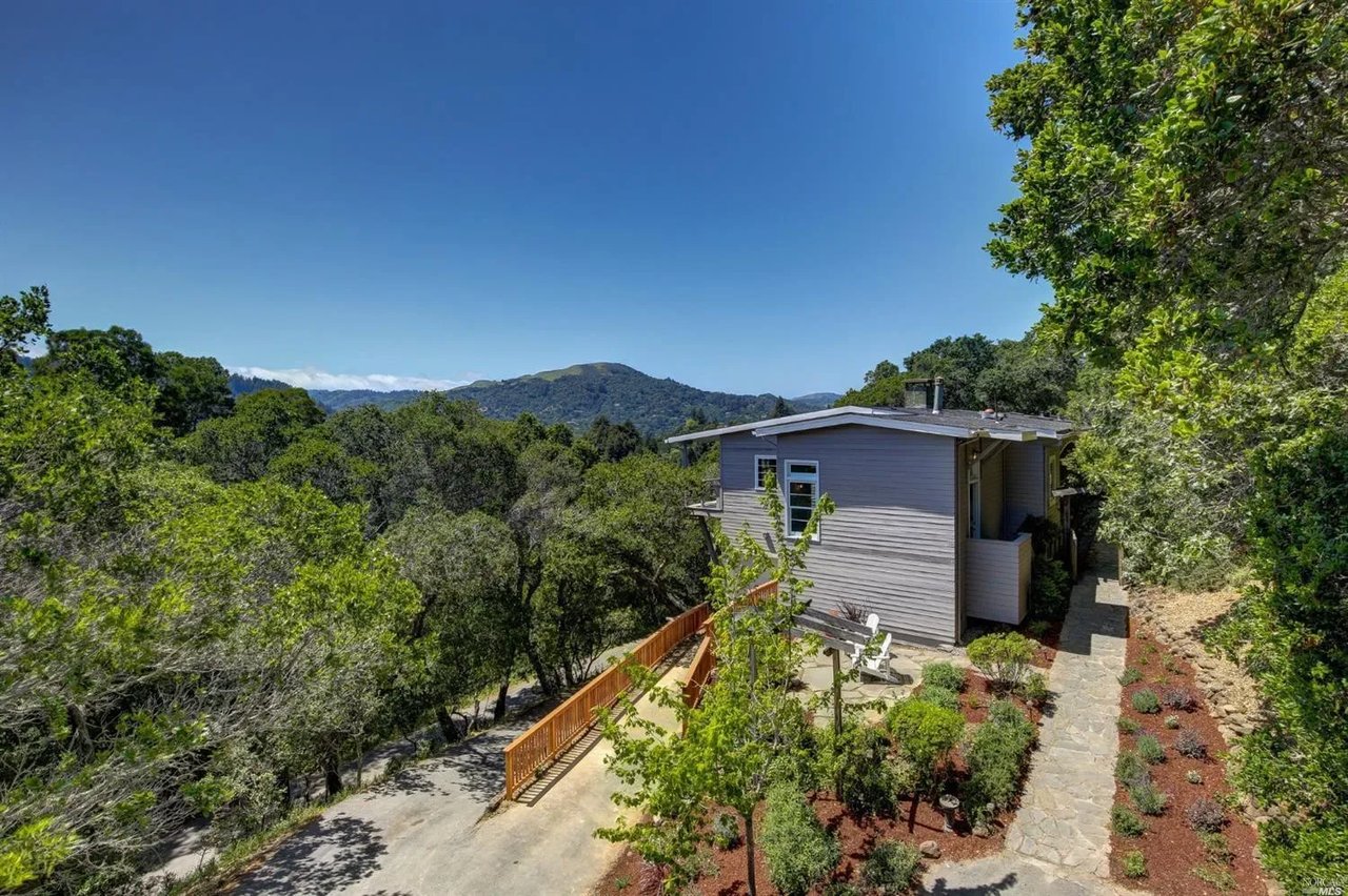 116 Winding Way