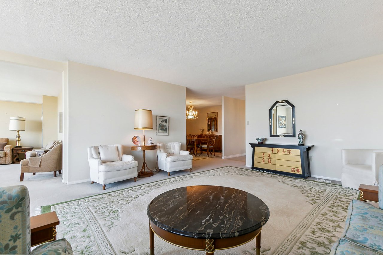65 Skymark Drive #1407