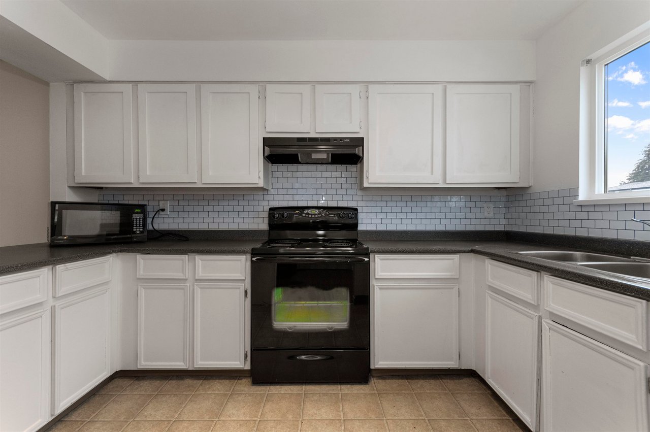 32378 Grebe Cres