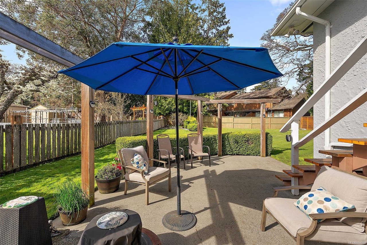 728 Porter Rd, Esquimalt