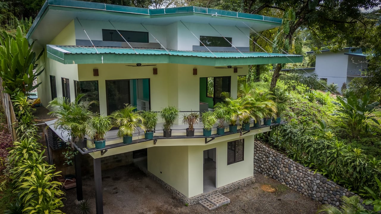 Seagull’s Nest Two Storey Villa in Uvita, 3 Bed,3 Bath & Pool