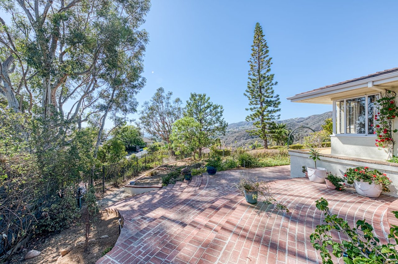 1425 Chautauqua Blvd