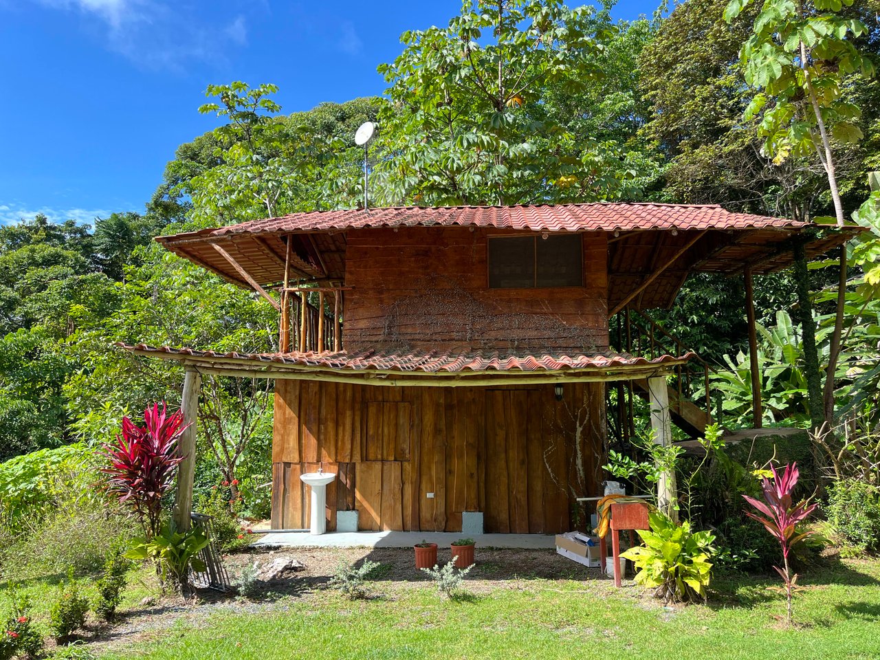 Costa Azul 120-degree Mountain View House With Costarican Wooden House as Lagniappe.