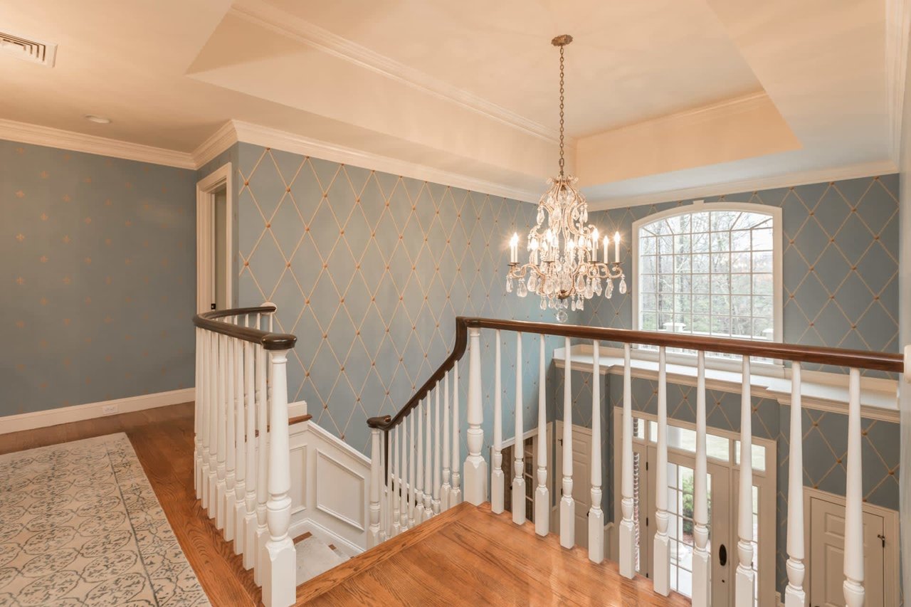 Luxury Listing in the ‘Burbs With Real Estate Wiz Allison Mazer