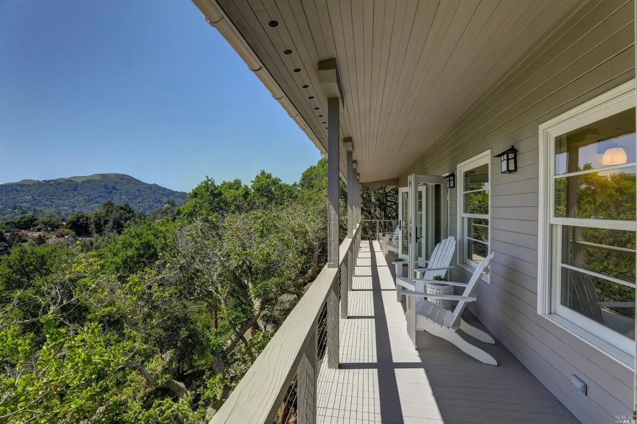 116 Winding Way