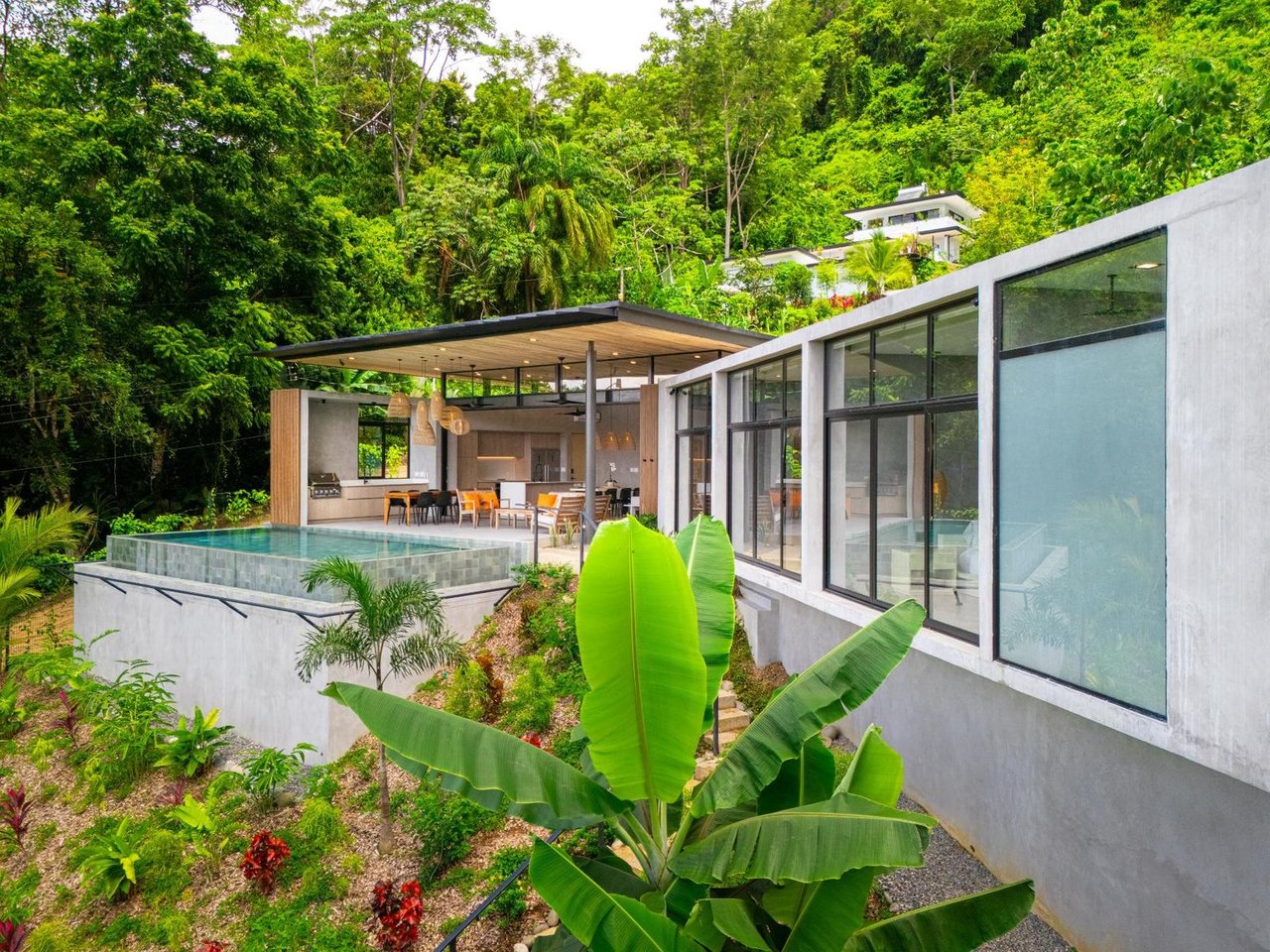 Solar Powered Ocean View Residence, Ojochal, Puntarenas