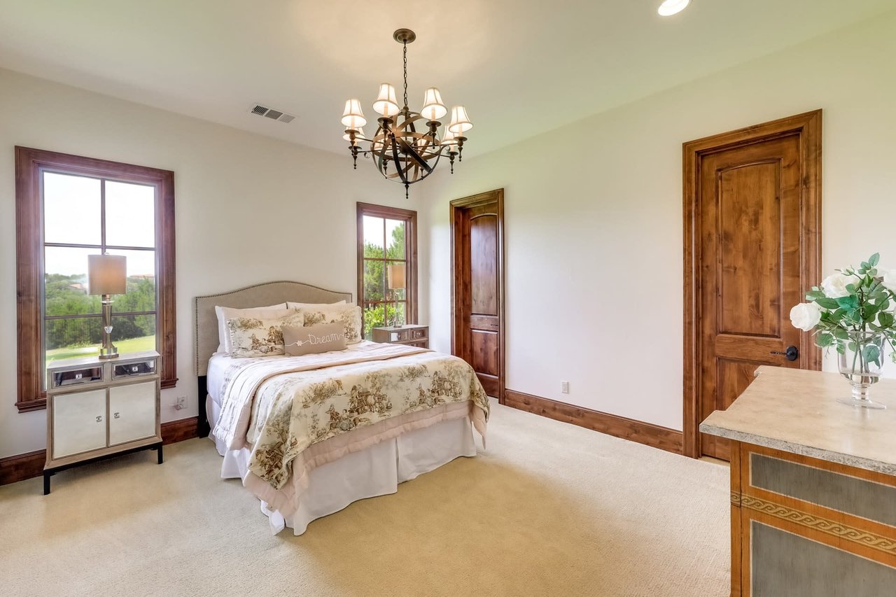 7728 Escala Dr