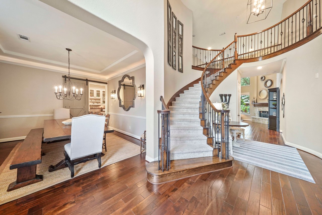 SpyGlass Classic Beauty...Montgomery ISD ~ 5 bedrooms with Backyard Oasis