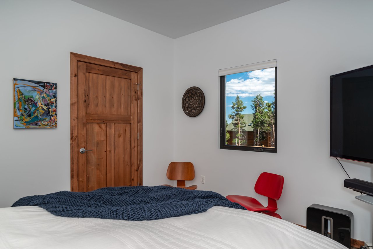 315 Indian Peaks Dr