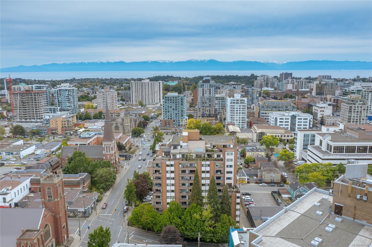 1109-1630 Quadra St, Victoria