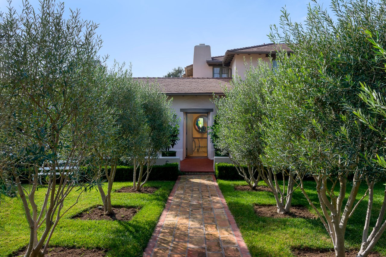 2311 SANTA BARBARA ST