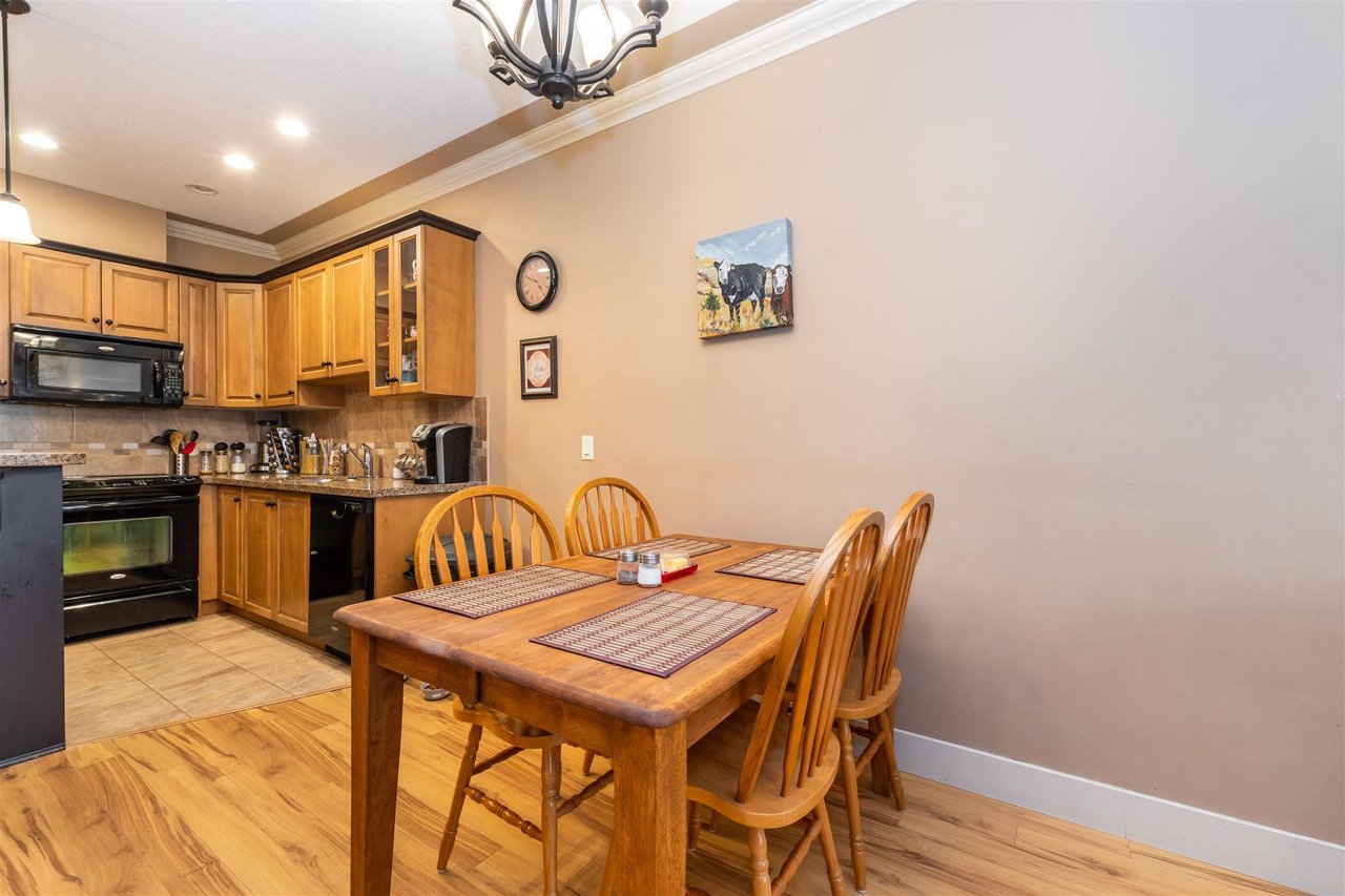 106-45893 Chesterfield Ave