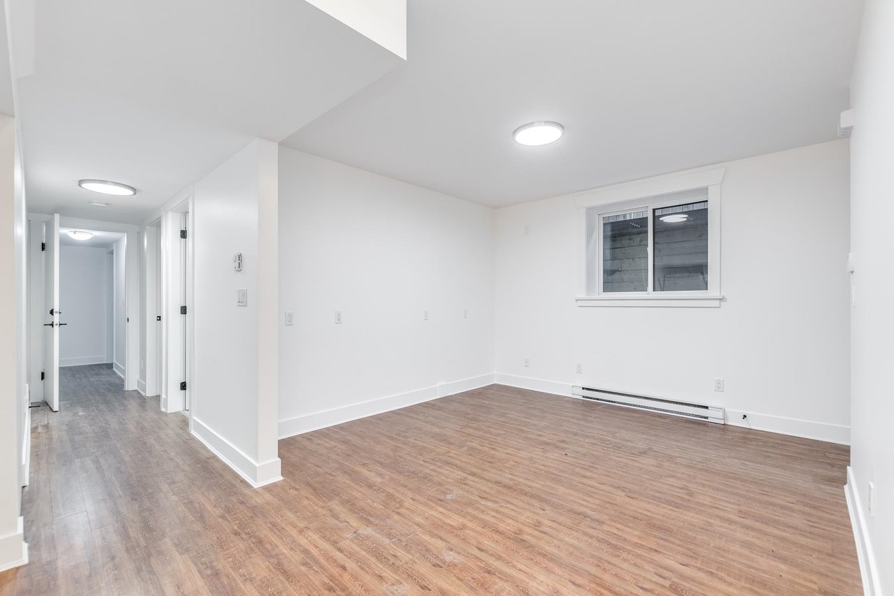 269 E 4th St