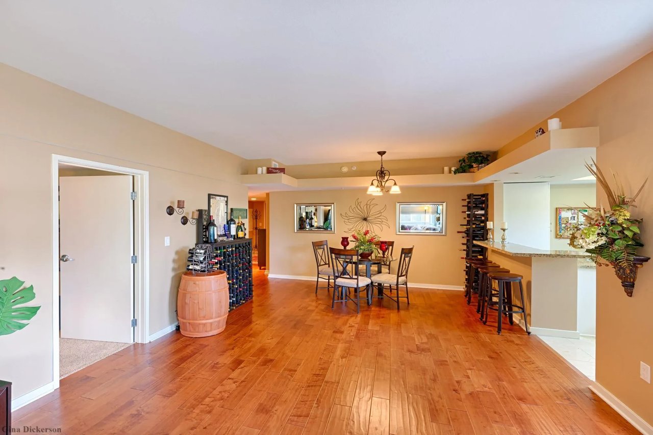13700 Marina Pointe Dr, 317