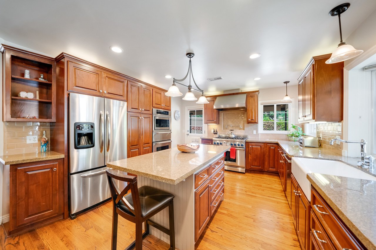 A Lil Bit O' Country in Shadow Hills * SOLD at full price