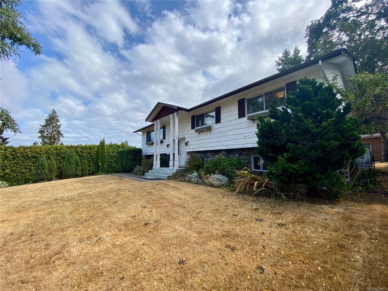 4253 Thornhill Cres