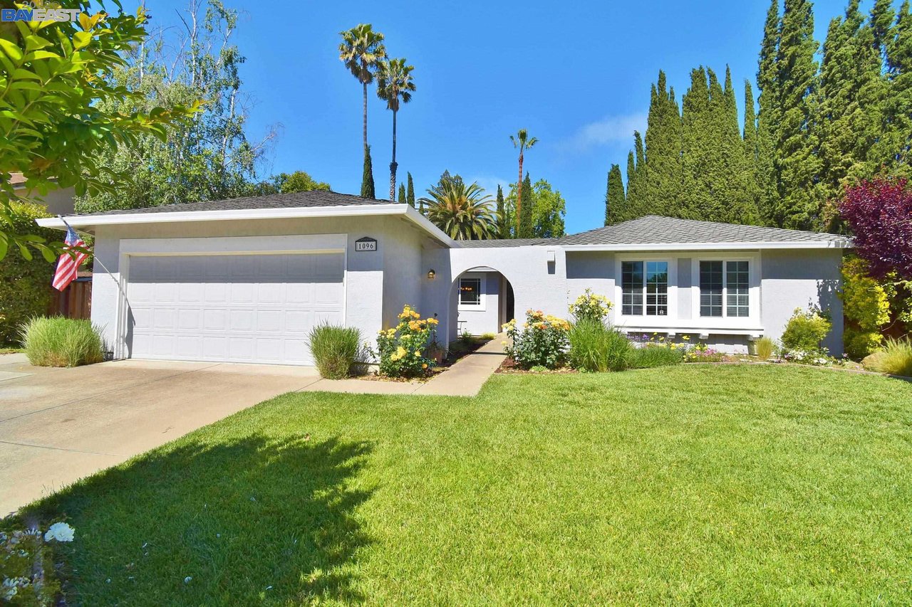 1096 Harvest Cir