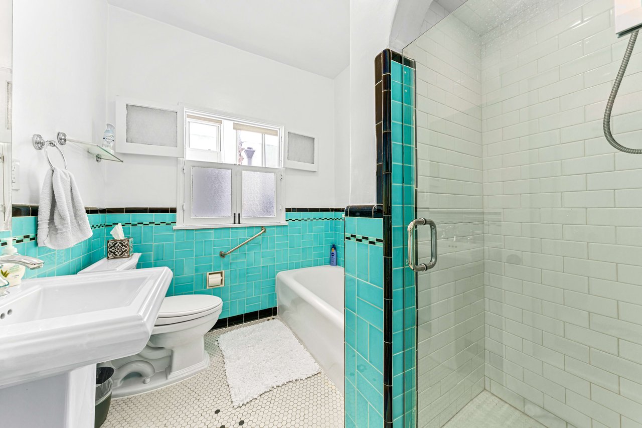 128 S Oakhurst Drive, Beverly Hills