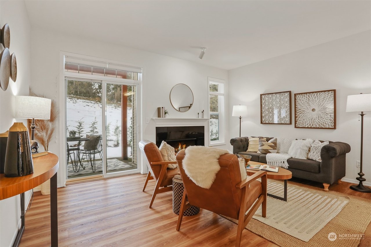 B102-14816 W 29th Ave