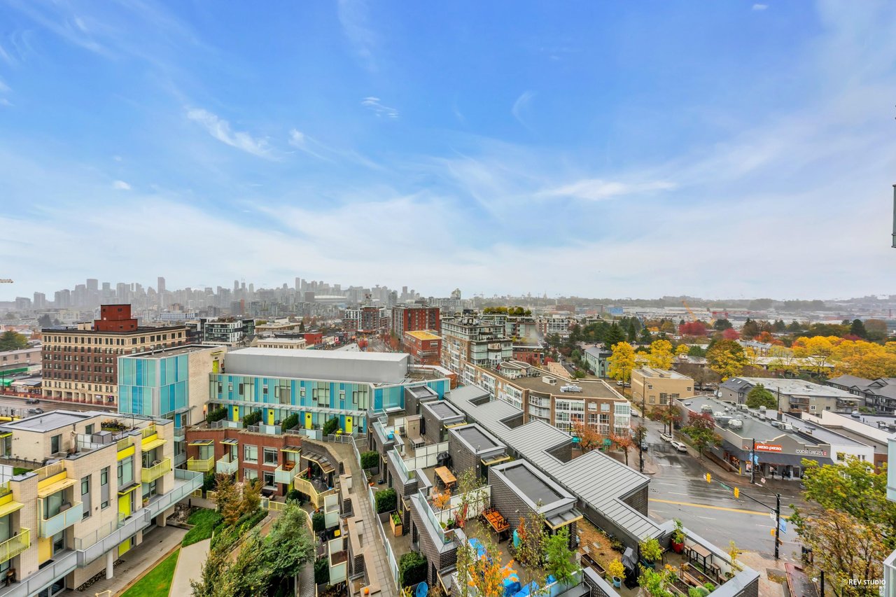1212-285 E 10th Ave