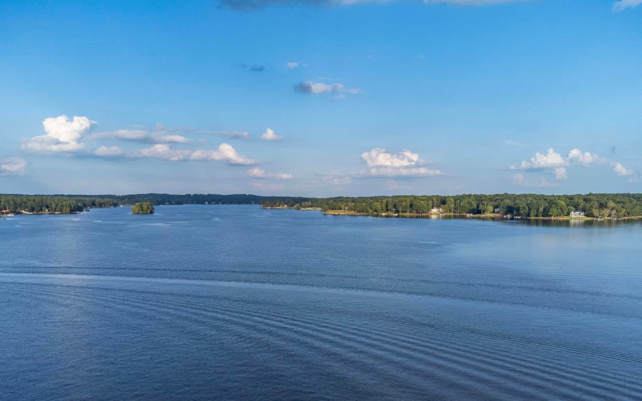 Lake Oconee, GA's Housing Market: A Comprehensive Analysis