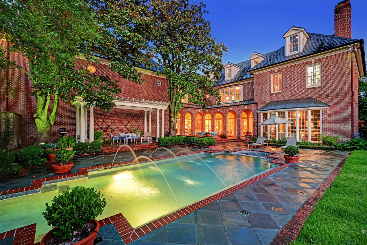 Beautiful blend of modern, traditional styles at this River Oaks home on market for $6.5M