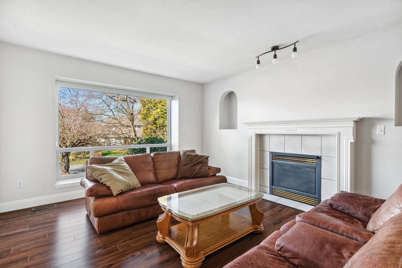 8118 153a St
