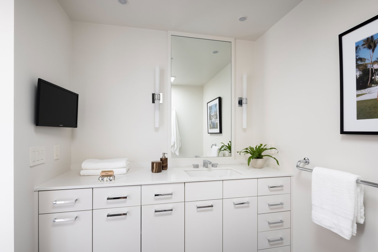 NEW DESIGNER-RENOVATED MISSION DOLORES PENTHOUSE