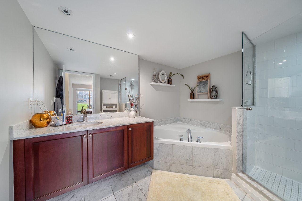 15 Stafford Street #401