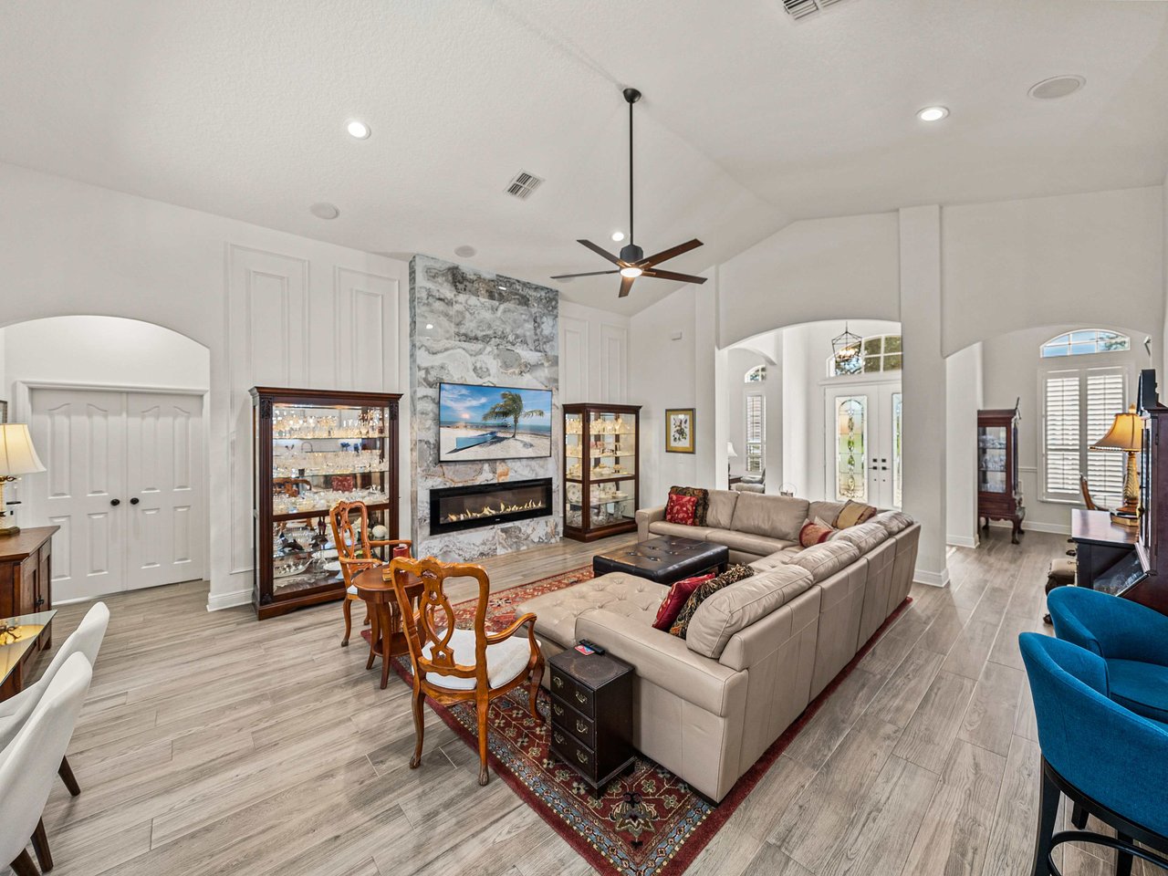 13228 THOROUGHBRED DR
