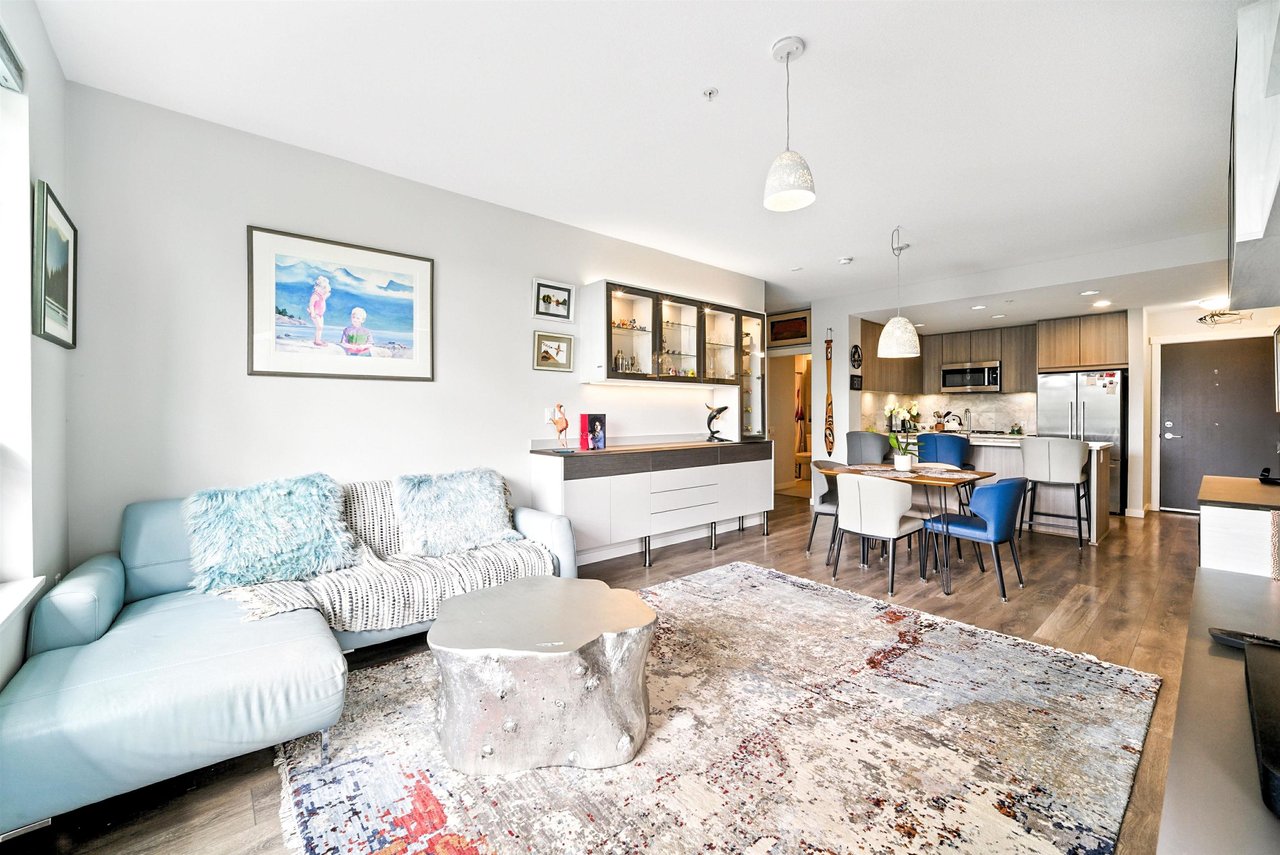 205-3289 Riverwalk Ave