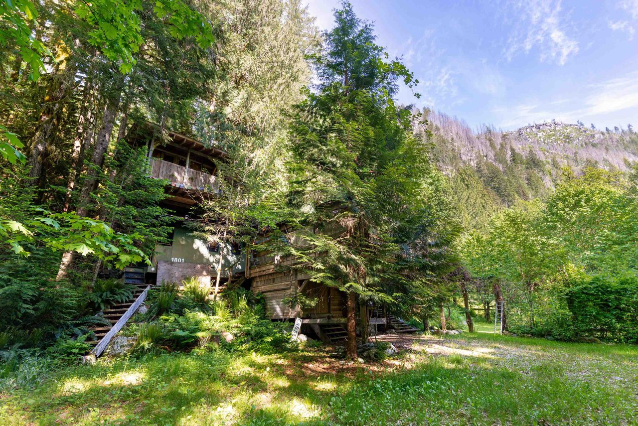 1030 S Rustad Rd