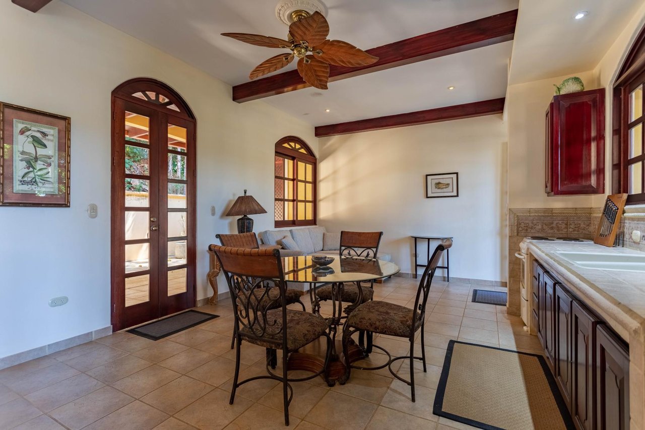 Private Ocean View Estate, Dominical, Puntarenas