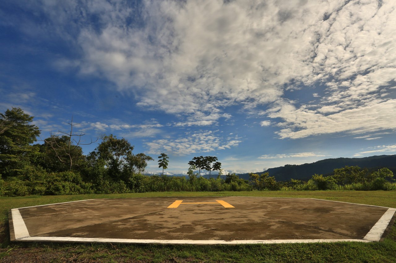 MU, Costa Verde Estates Trophy Home