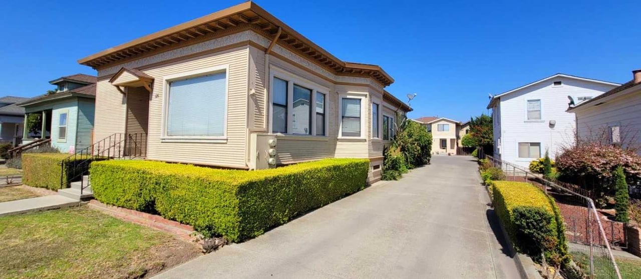 126 Brennan St A – B