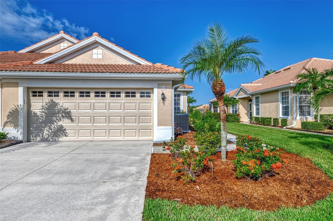 ✨🏡UNDER CONTRACT🏡✨  4322 WHISPERING OAKS DR, NORTH PORT, FL 34287