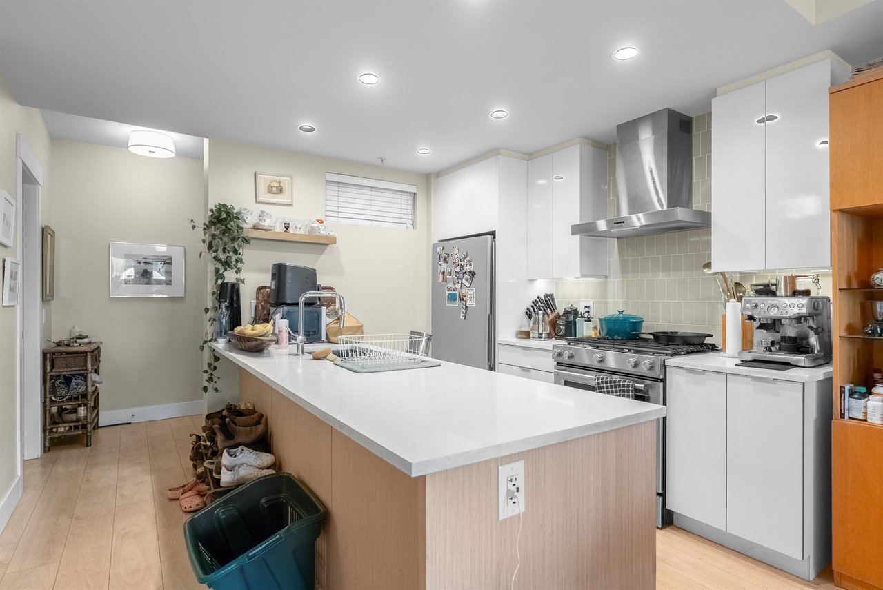 203-1496 Charlotte Rd