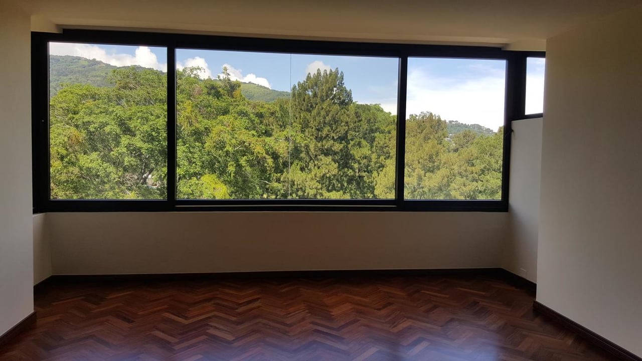 Remodeled Full Floor Condo, Escazu, San Jose