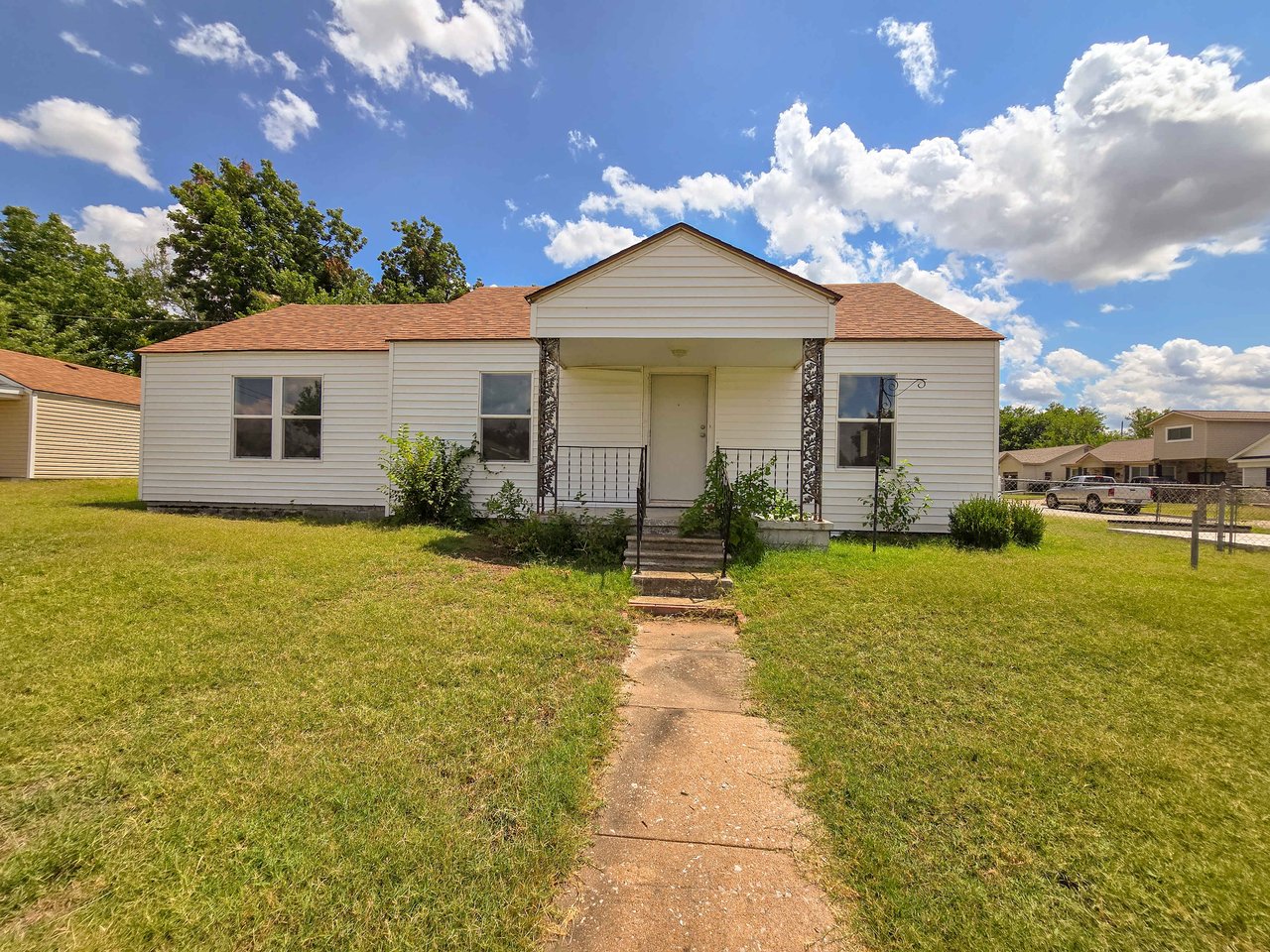635 W Franklin St