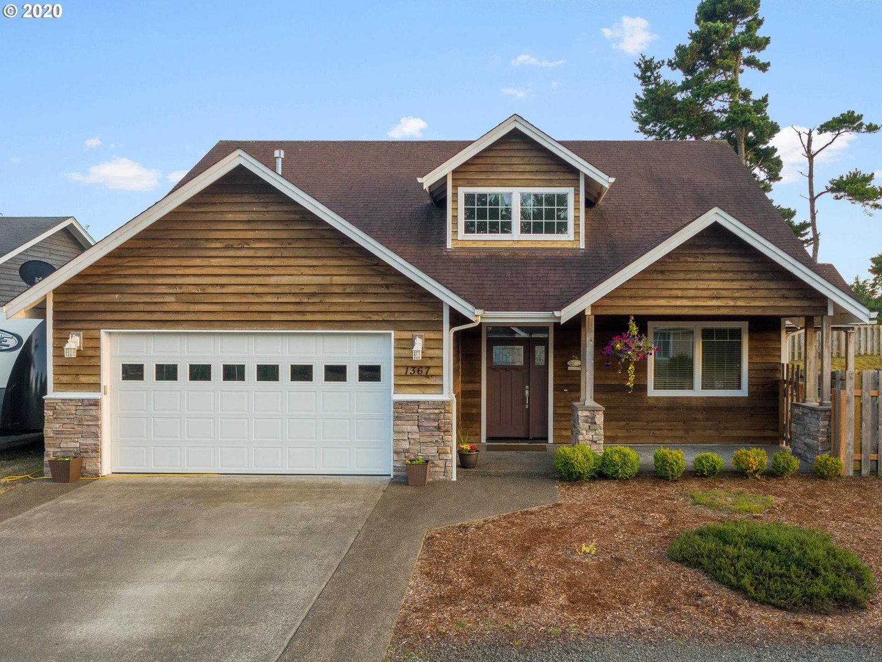 1367 Dooley LN