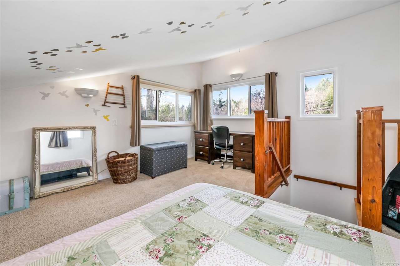 3398 Ridgeview Cres