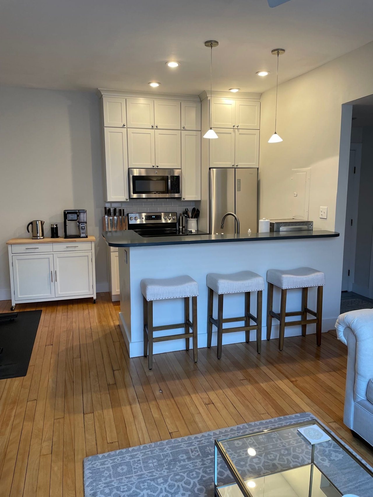Beautiful Keswick Street 1 bed 1 bath - Laundry in Unit - Pets Negotiable 