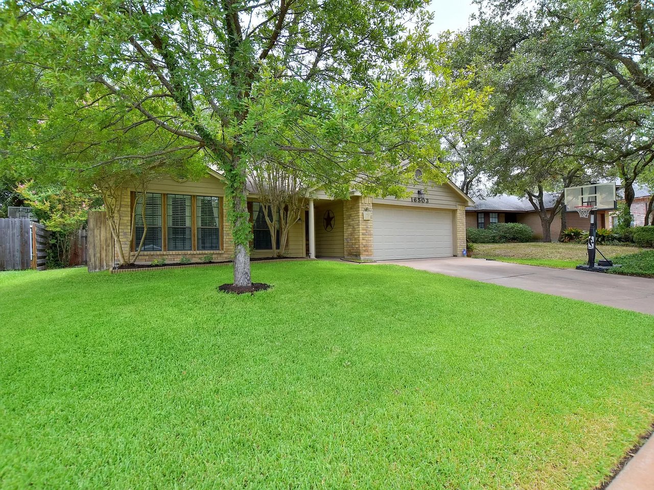 16503 Lone Wolf Dr
